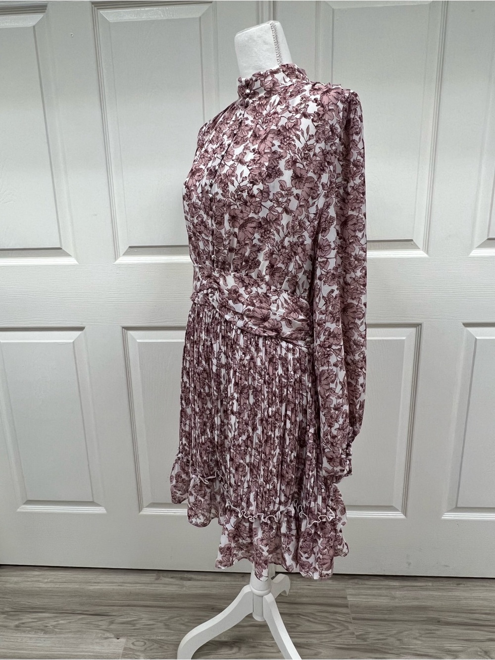 Ivy City Co Brynley Dress in Pink White Size L - Picture 7 of 11